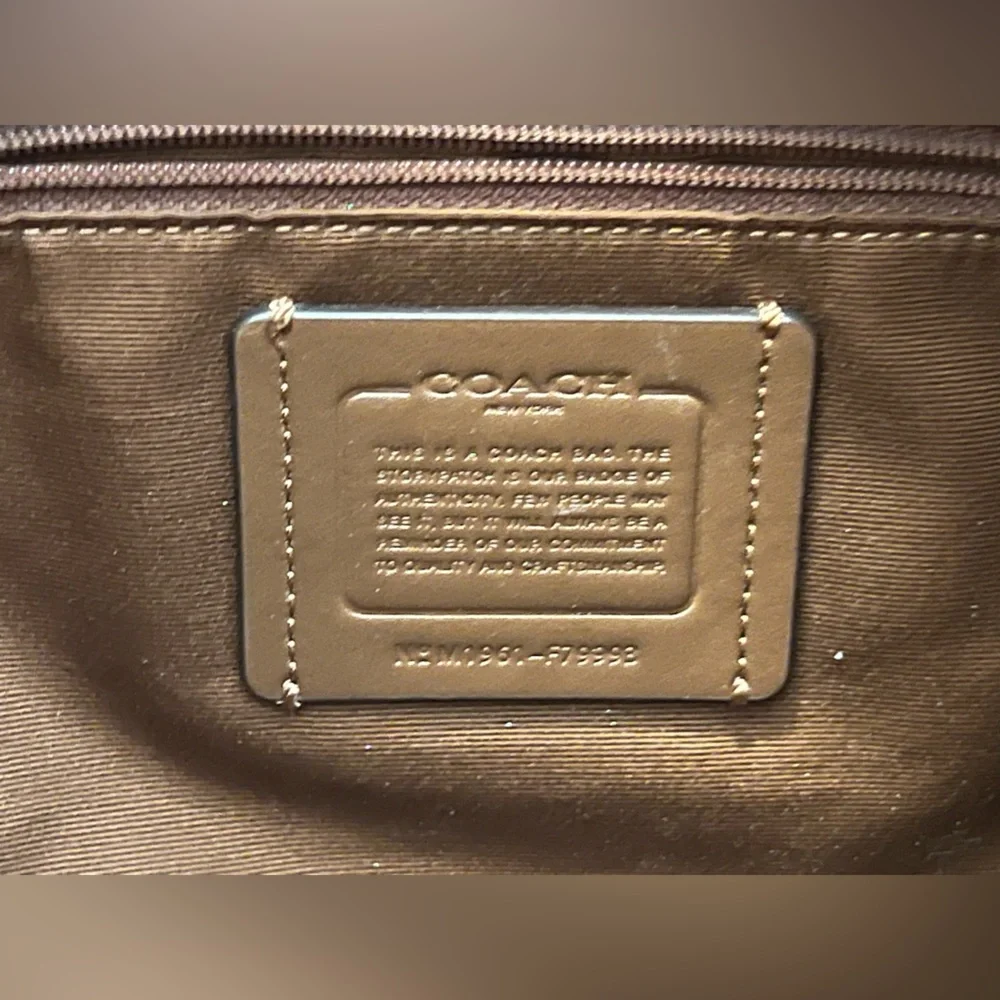 Coach - Picture 6 of 10
